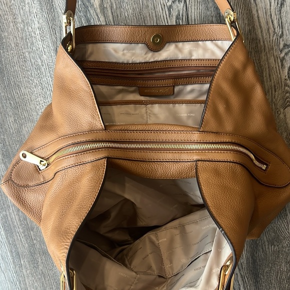 Michael Kors Purse Brown Raven Large Shoulder Bag Pebbled Leather - Picture 13 of 16